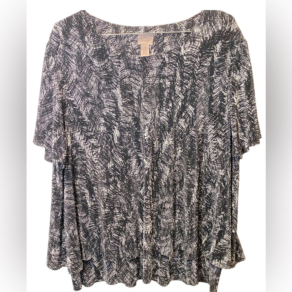 Chicos Easywear Black and White Micropleated Shirt